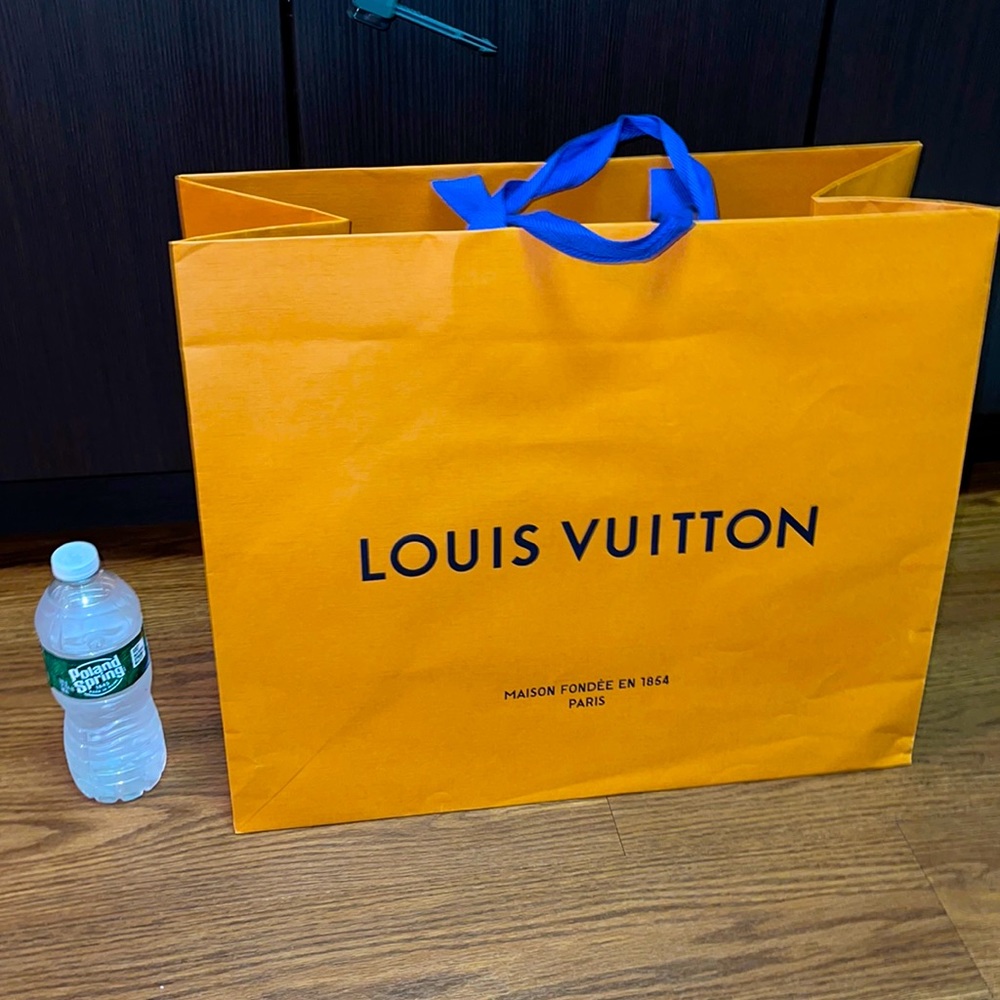 XL Louis Vuitton shopping bag
